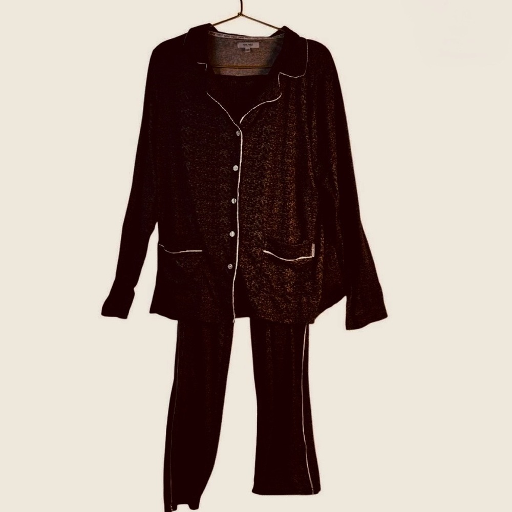 Classic Black Nine West Pajamas White Piping Trim. Pockets. Long Sleeve. Size XL